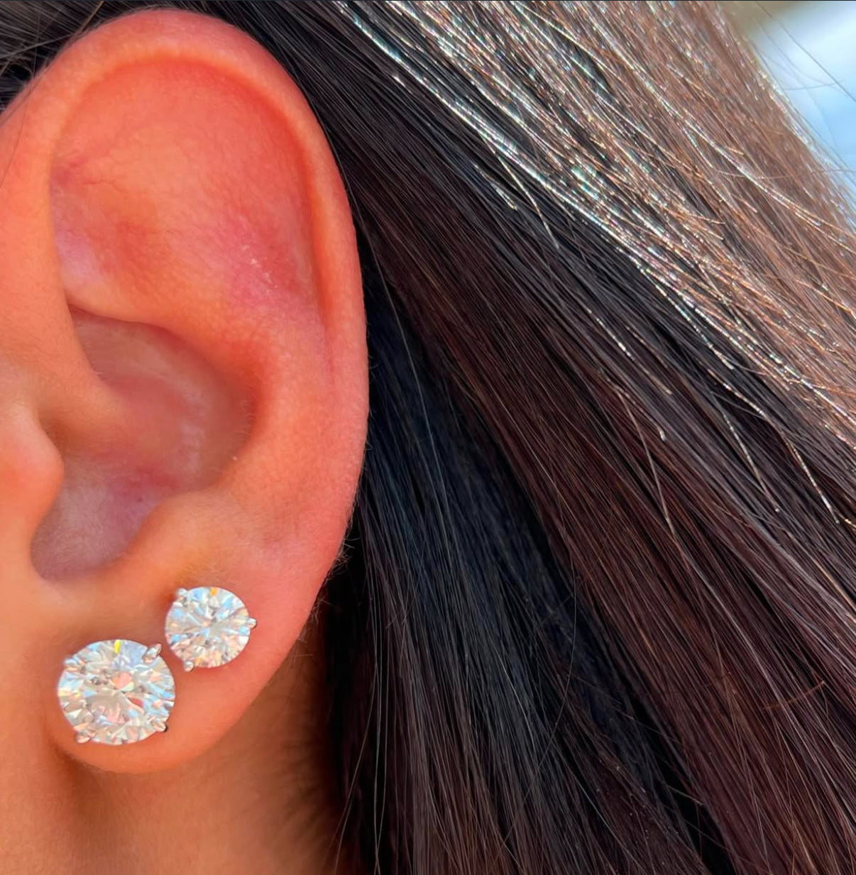 Stud earrings Round shape