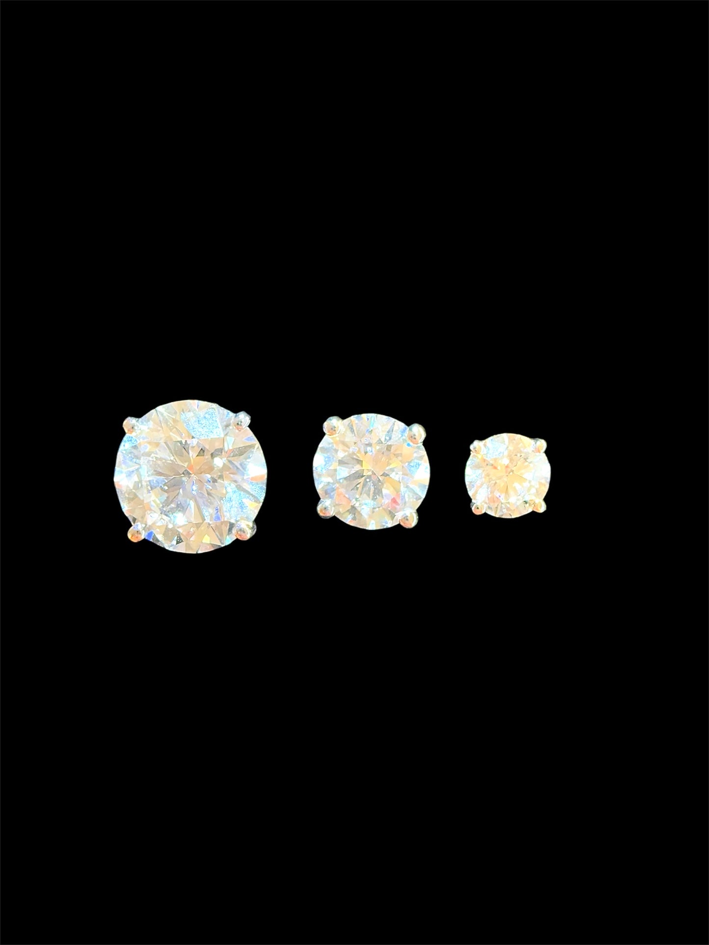 Stud earrings Round shape